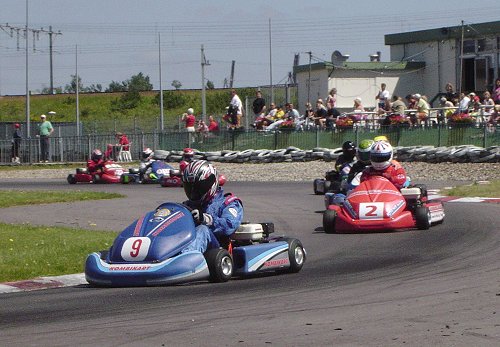 Ekart achtervolgt door winnaar Koene Racing 1